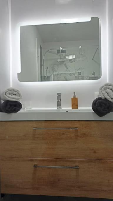 Beau T3 A 5 Min Du Grand Stade Avec Parking Gratuit Apartment Villeneuve-d'Ascq